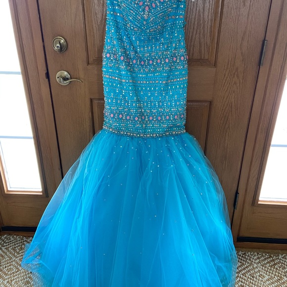 Mori Lee Prom Dress - Picture 2 of 4